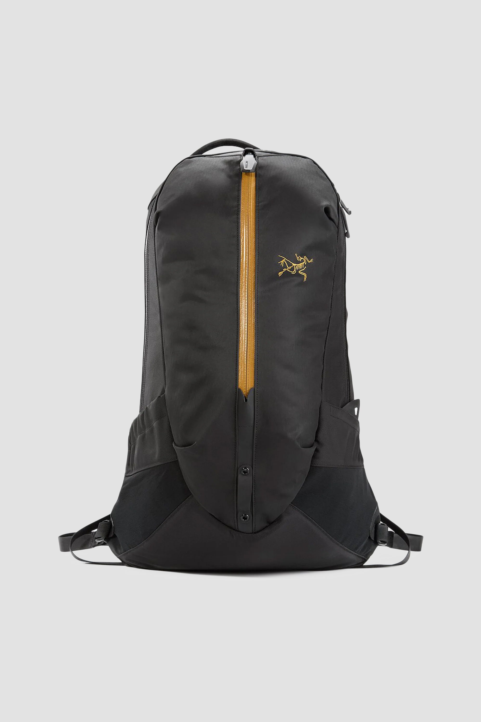 Arc teryx Arro 22 Backpack in 24K Black BOUTIQUE TAG