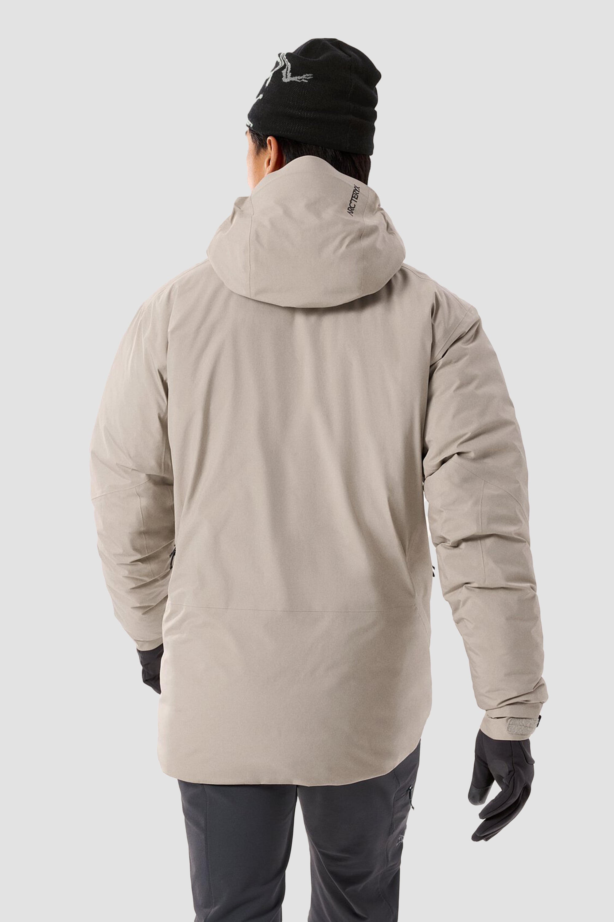 Arc'teryx Men's Beta Down Insulated Jacket in Rune/Black