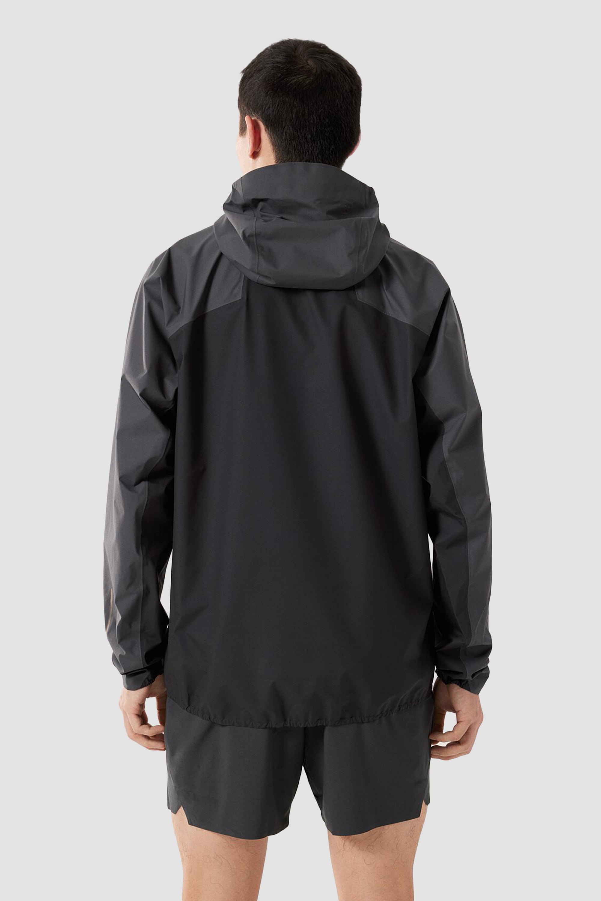 Arc'teryx Men's Norvan Shell Jacket in Graphite/Black