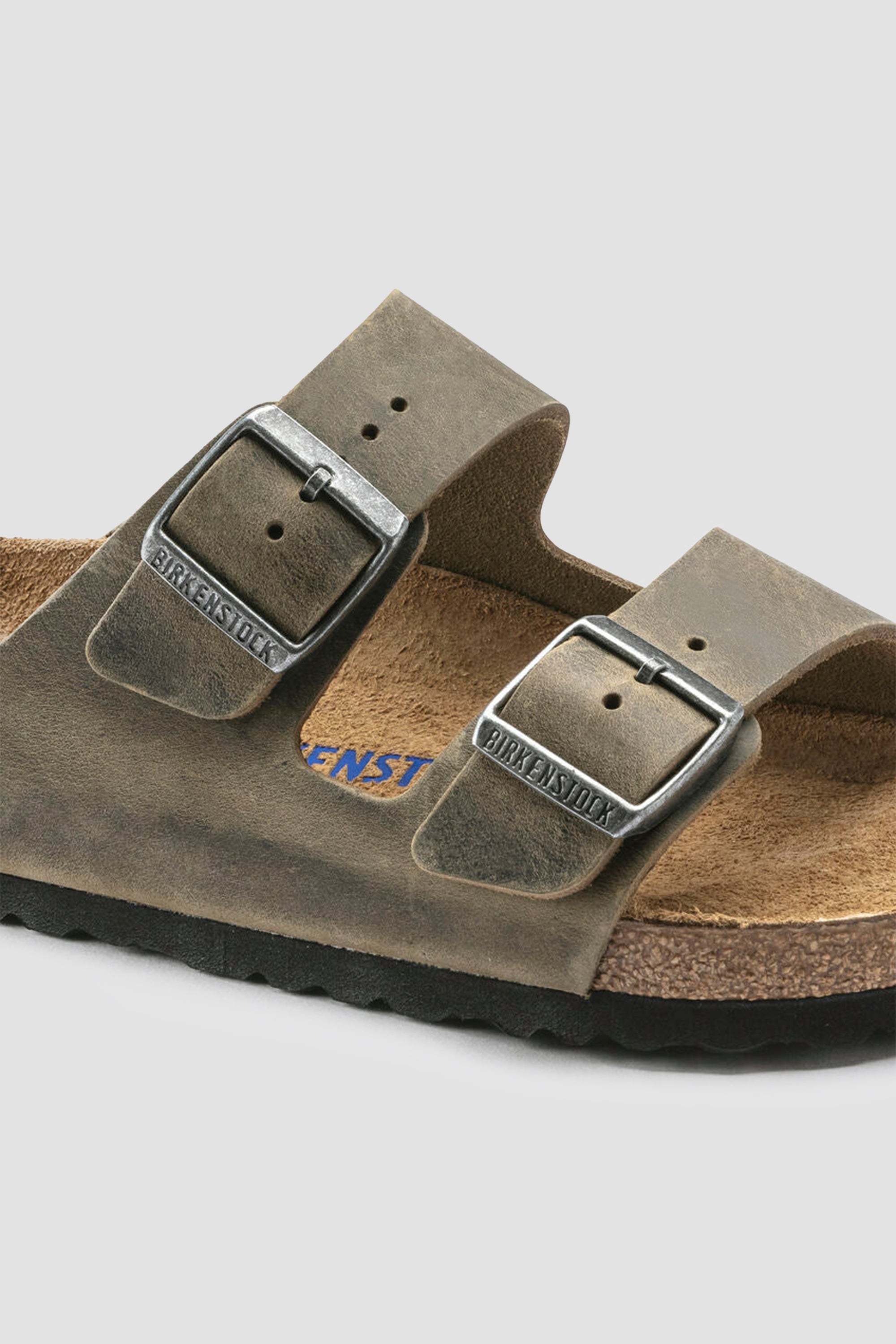 Birkenstock Unisex Arizona Soft Footbed Oiled Leather in Faded Khaki