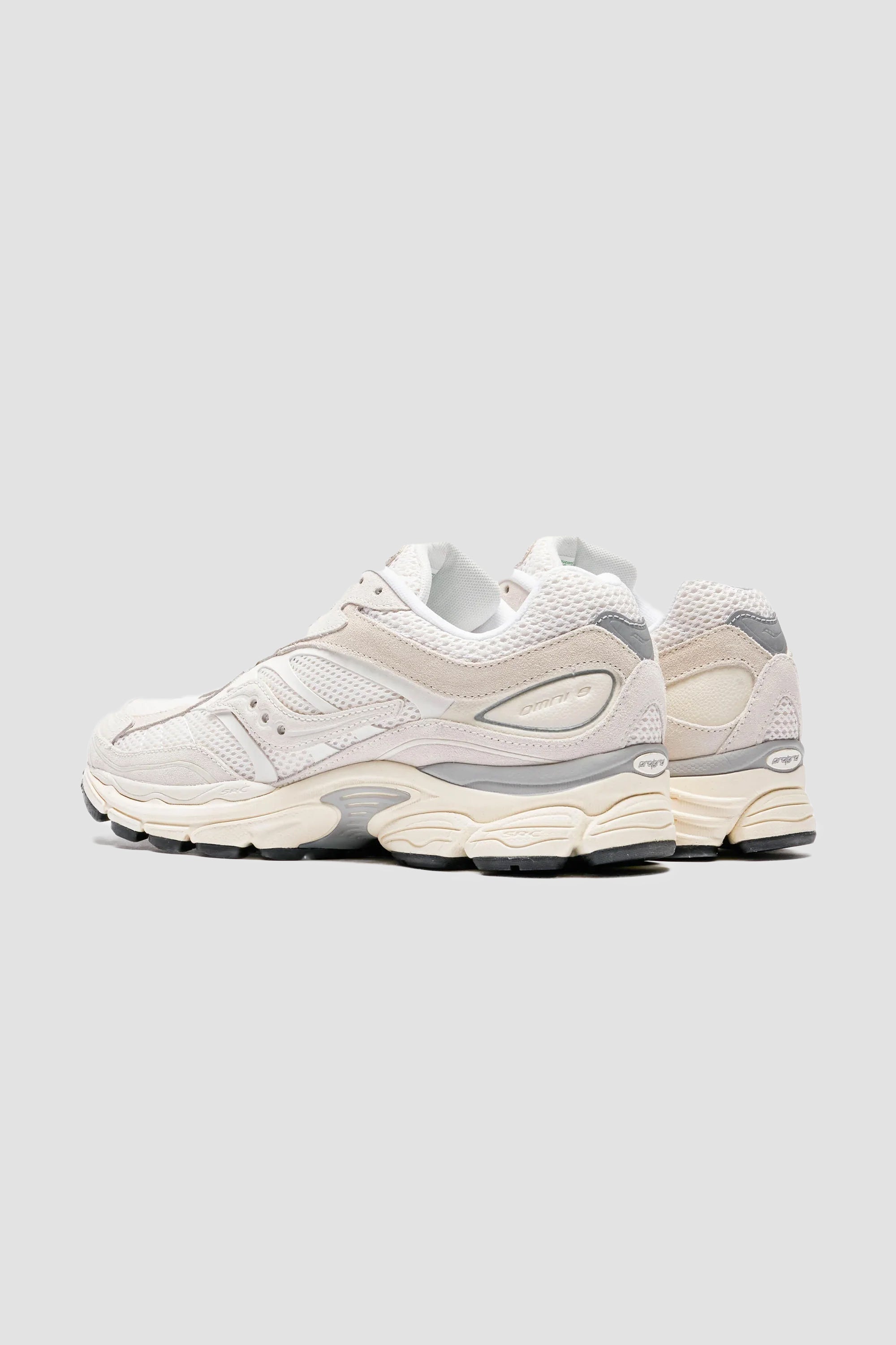 Baskets unisexes Saucony Progrid Omni 9 en blanc