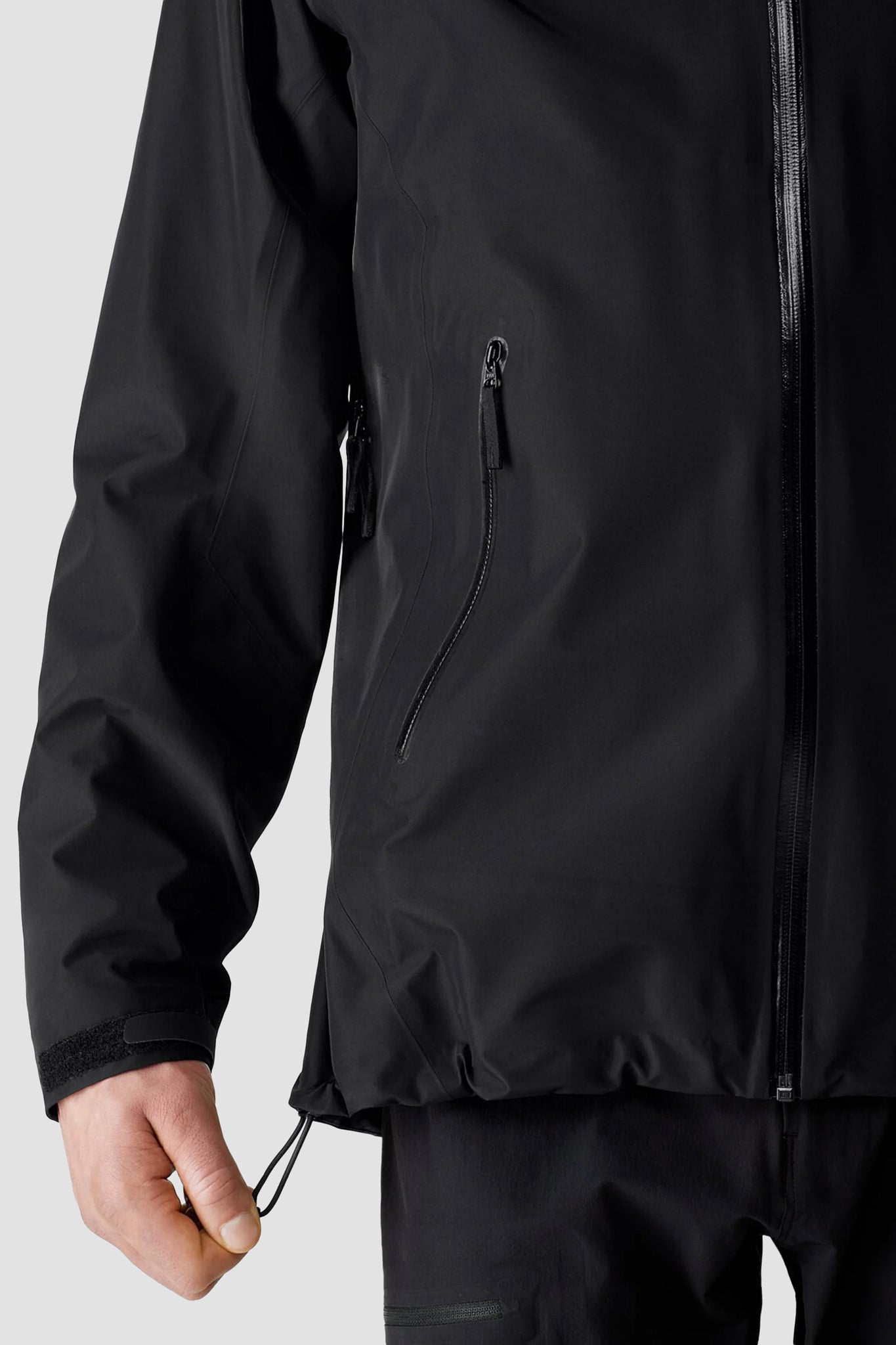 Arc'teryx Men's Beta LT Jacket in Black