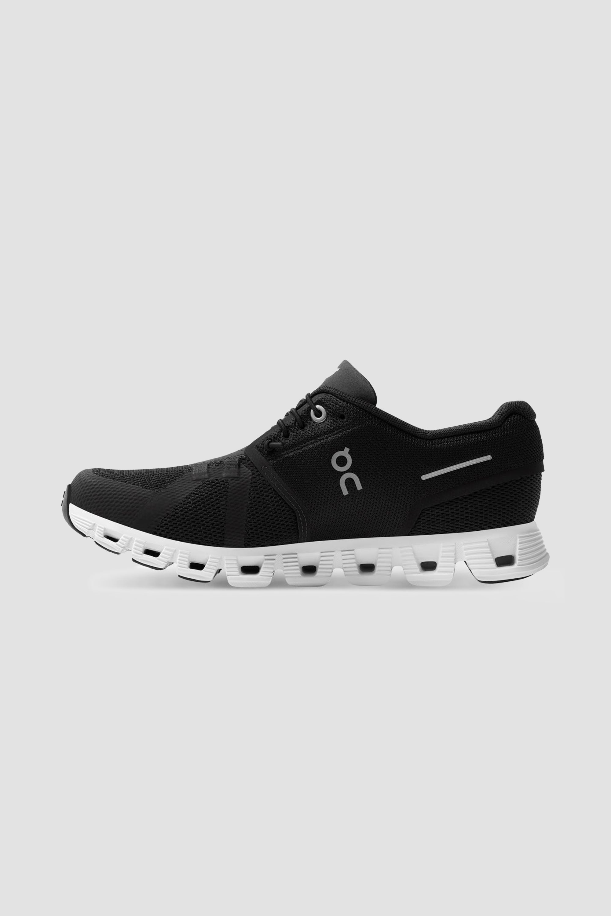 ON | Women's Cloud 5 in Black/White