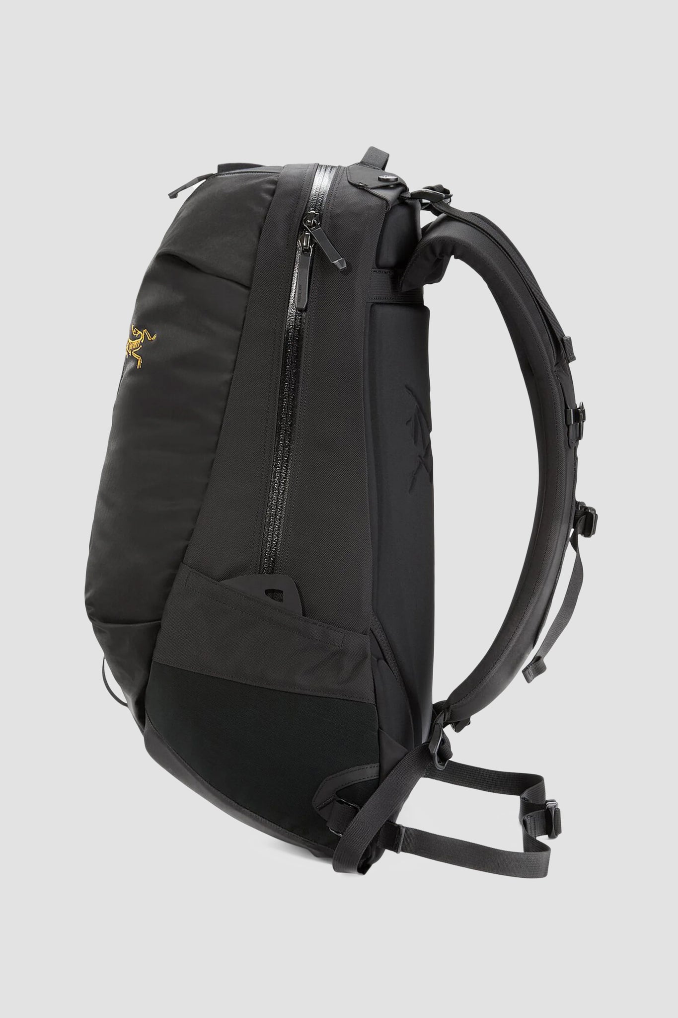 Arc'teryx Arro 22 Backpack in 24K Black