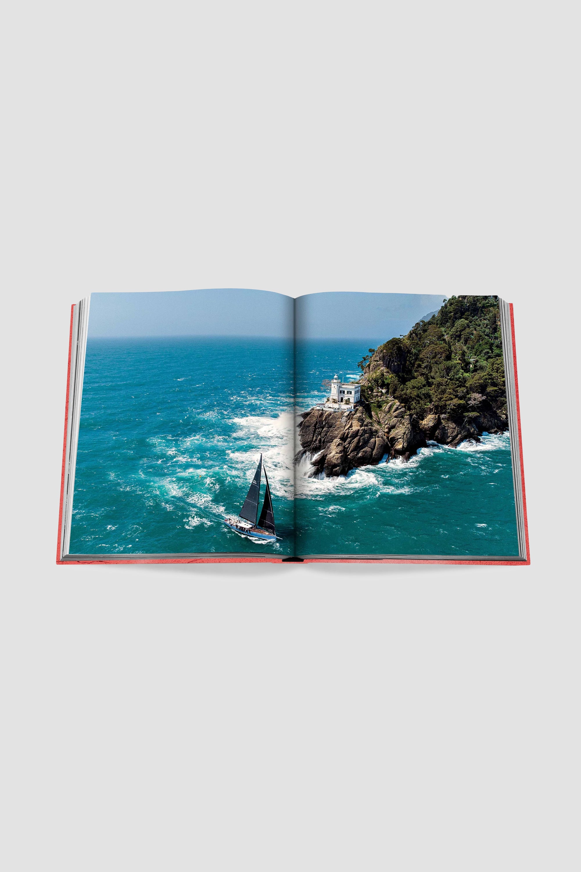 ASSOULINE Villeggiatura: Italian Summer Vacation by Cesare Cunaccia