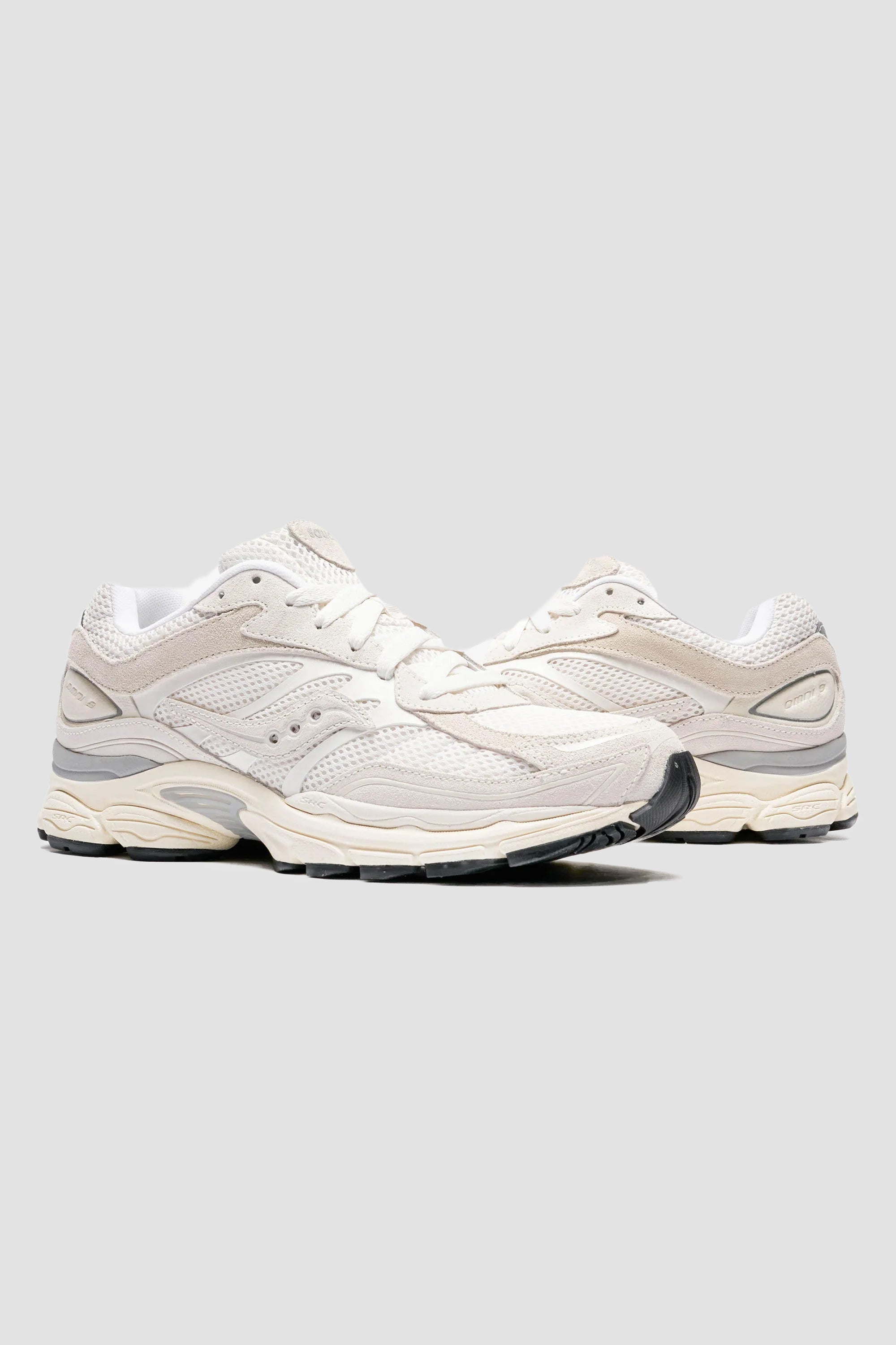 Baskets unisexes Saucony Progrid Omni 9 en blanc