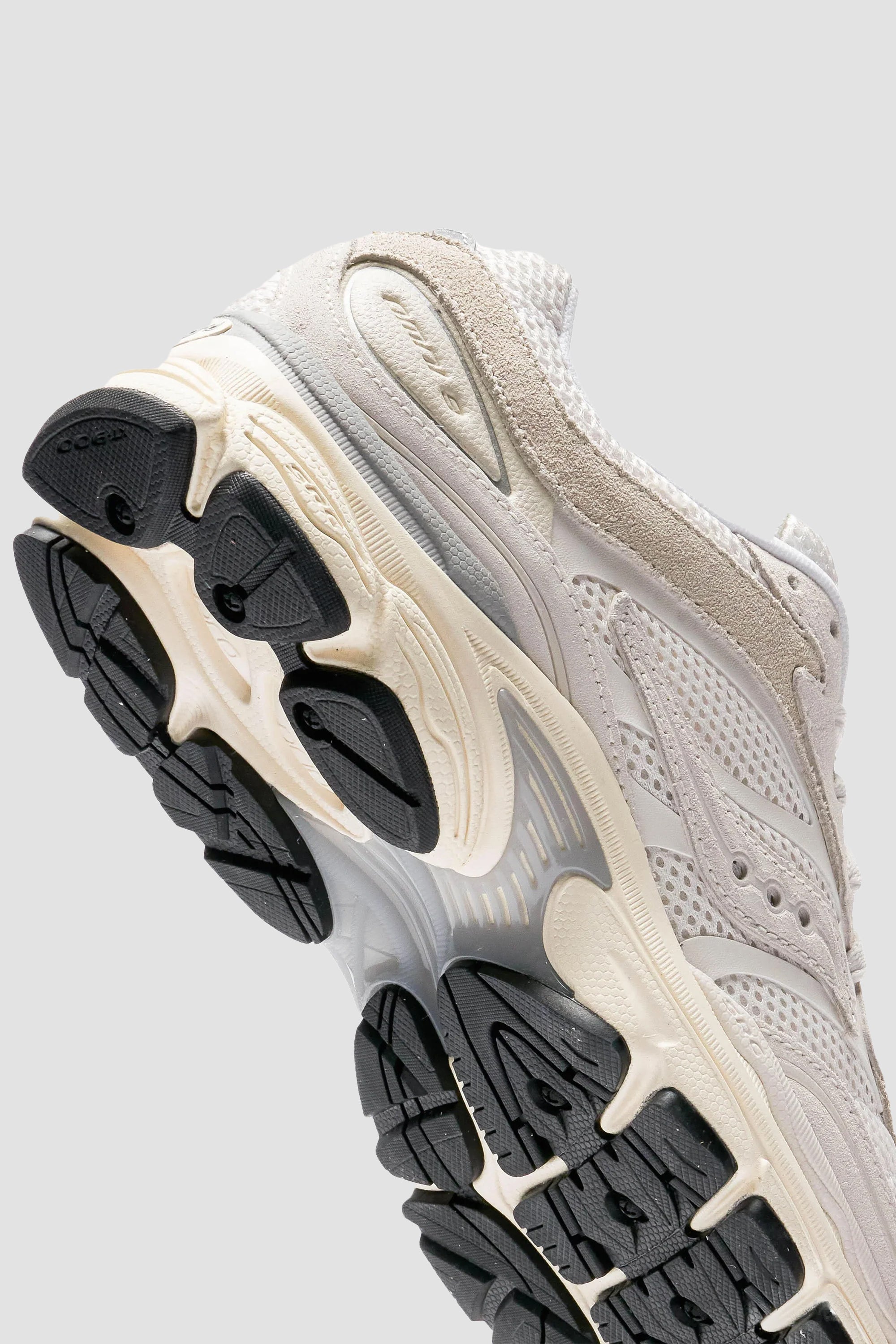 Baskets unisexes Saucony Progrid Omni 9 en blanc