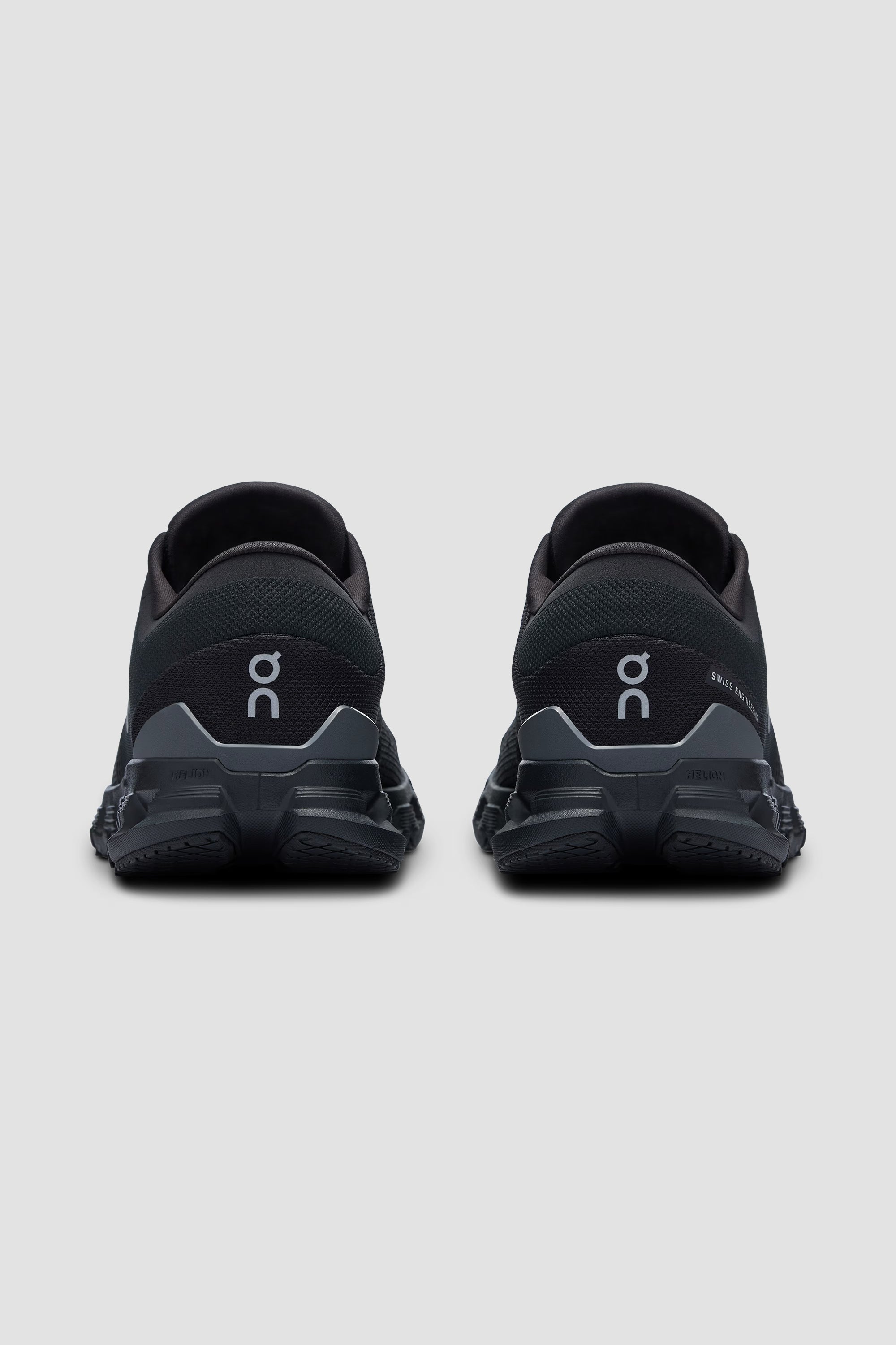 ON | Women's Cloud X 4 in Black/Eclipse