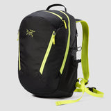 Arc'teryx Unisex Mantis 26 Backpack in Black/Euphoria